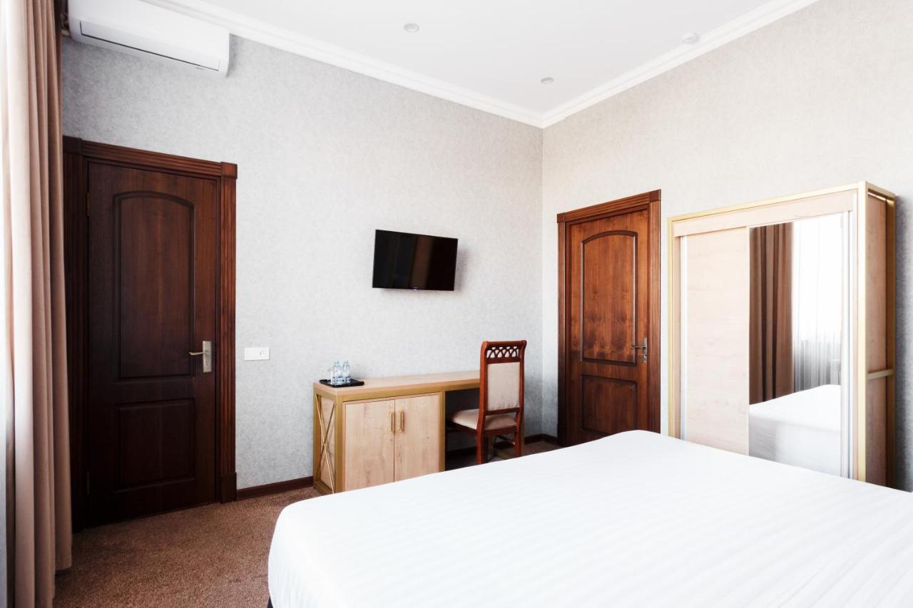 Western Suites Hotel Taschkent Exterior foto