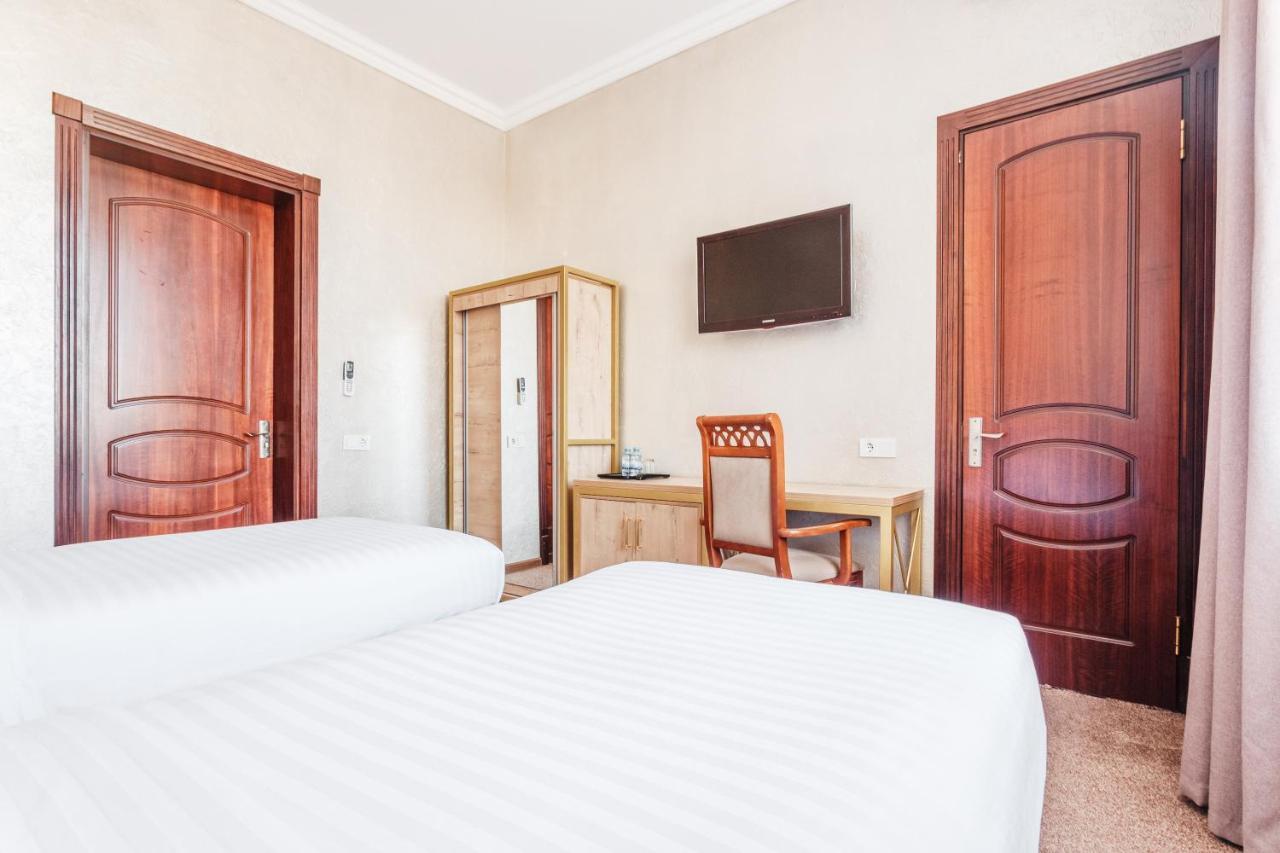 Western Suites Hotel Taschkent Exterior foto