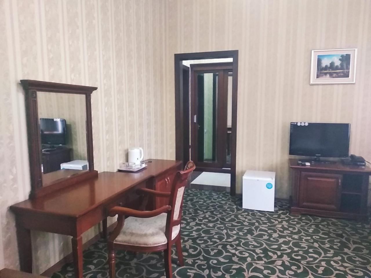 Western Suites Hotel Taschkent Exterior foto